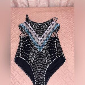 No Boundaries-Cut Out Monokini One Piece Swimsuit-Size large